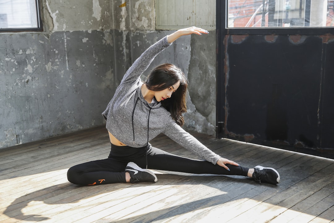 10 Essential Stretches for Office Workers