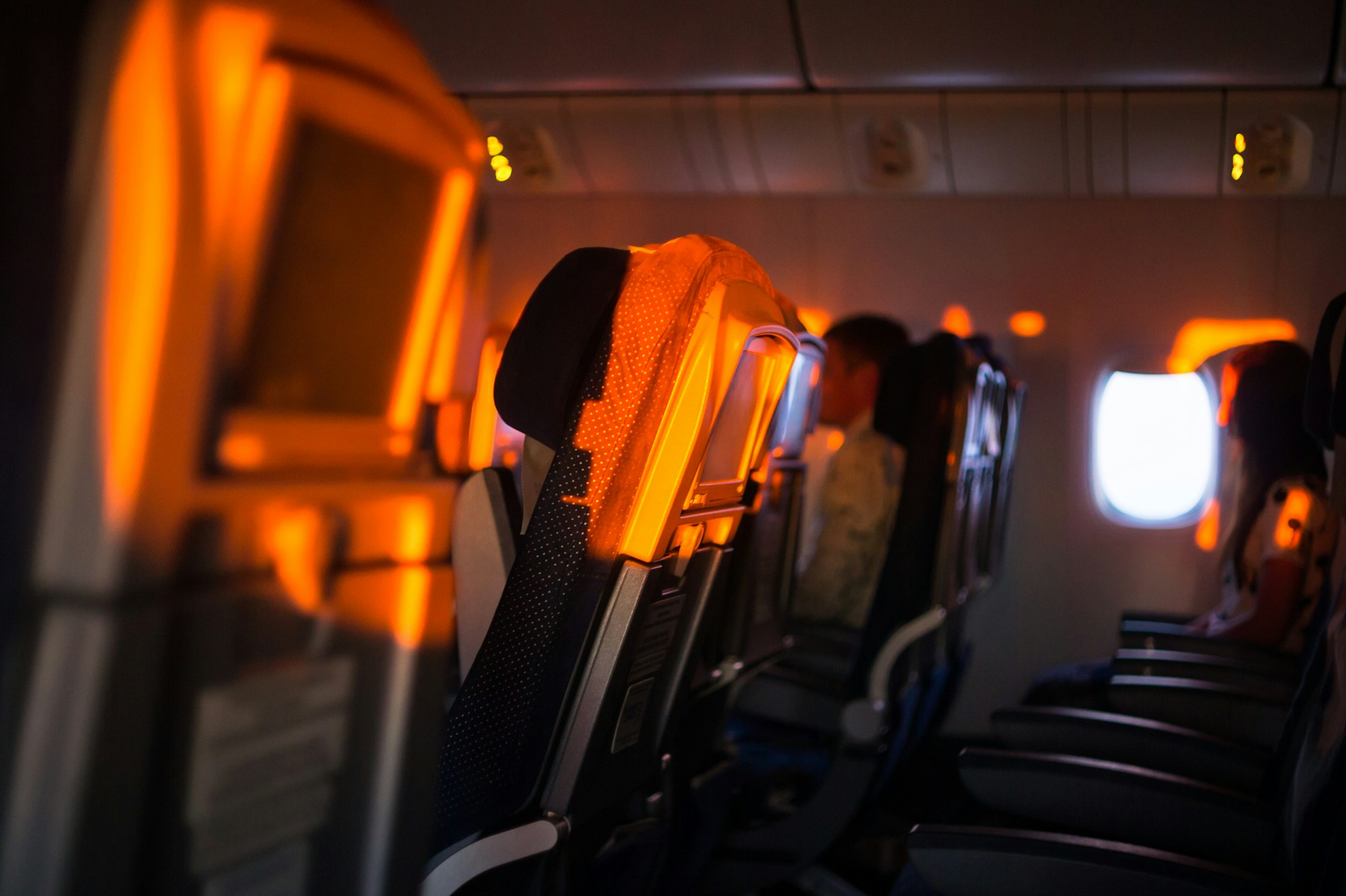 11 Hacks to Save Serious Money on Flights